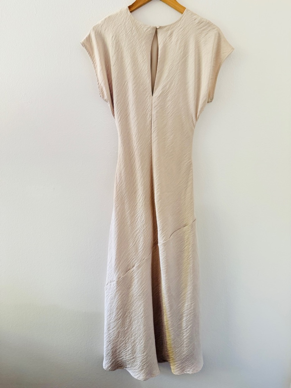 NWT Abercrombie & Fitch Crinkle Satin Maxi Dress - Cream Tan Beige - Picture 9 of 9